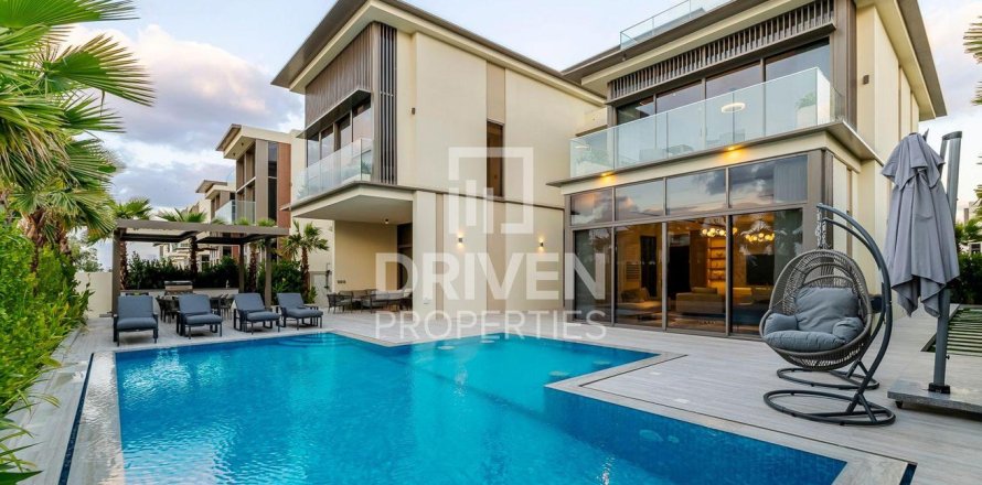 Villa in Golf Place, Dubai Hills Estate, Dubai 4 bedrooms, 676.71 sq.m. № 128072