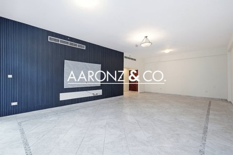 Apartment in Dubai Marina, Dubai 3 bedrooms, 266 sq.m. № 99602 - photo 3
