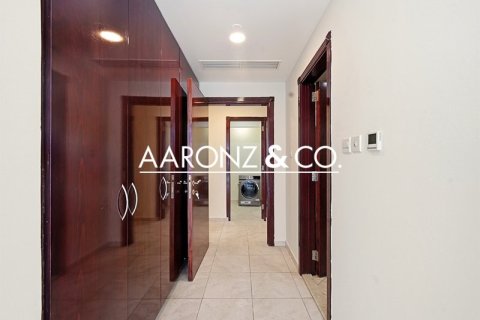 Apartment in Dubai Marina, Dubai 3 bedrooms, 266 sq.m. № 99602 - photo 6
