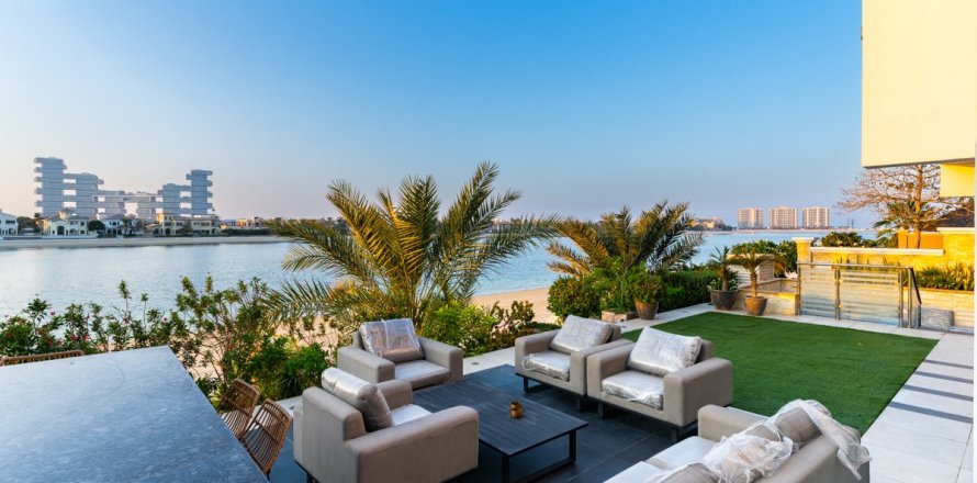 Вилла в Пальме Джумейре, Дубай, 5 спален, 650.3м², № 55129