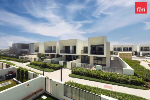 Adosado en Town Square, Dubai, 4 dormitorios, 253.6 m², № 58920 - foto 1