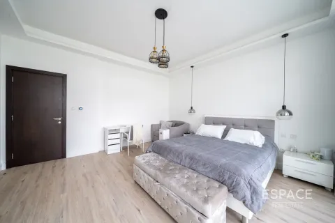 Купить таунхаус в Мудоне, Дубай: 4 спальни, 242м², № 61700 - фото 14