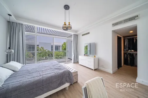 Купить таунхаус в Мудоне, Дубай: 4 спальни, 242м², № 61700 - фото 13