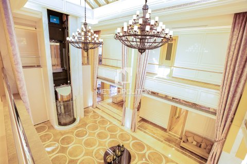 Villa in Emirates Hills, Dubai 7 bedrooms, 1750 sq.m. № 15001 - photo 18