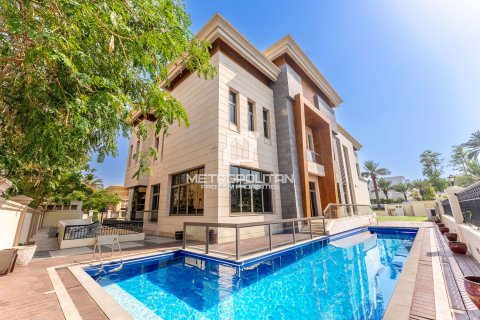 Купить виллу в Emirates Hills, Дубай: 6 спален, 1750м², № 15001 - фото 2