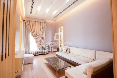Villa in Emirates Hills, Dubai 7 bedrooms, 1750 sq.m. № 15001 - photo 17
