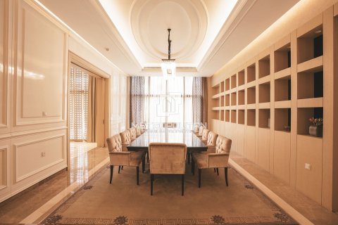 Villa in Emirates Hills, Dubai 7 bedrooms, 1750 sq.m. № 15001 - photo 7