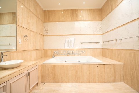 Villa in Emirates Hills, Dubai 7 bedrooms, 1750 sq.m. № 15001 - photo 12