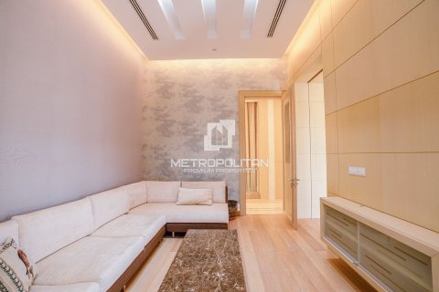 Villa in Emirates Hills, Dubai 7 bedrooms, 1750 sq.m. № 15001 - photo 16
