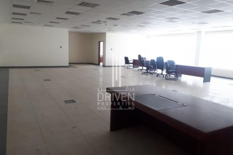 Warehouse in Jebel Ali, Dubai 6456.76 sq.m. № 134159 - photo 9