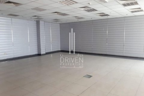 Warehouse in Jebel Ali, Dubai 6456.76 sq.m. № 134159 - photo 2
