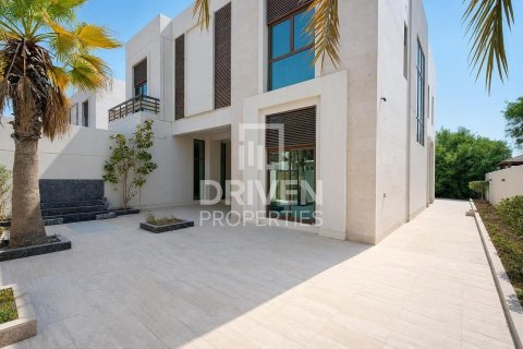 Villa en Nad Al Sheba 1, Nadd Al Sheba, Dubai, 5 dormitorios, 697.42 m², № 134161