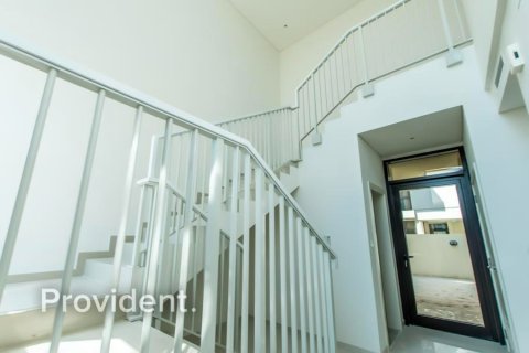 Villa en Dubai, 3 dormitorios, № 2151 - foto 1