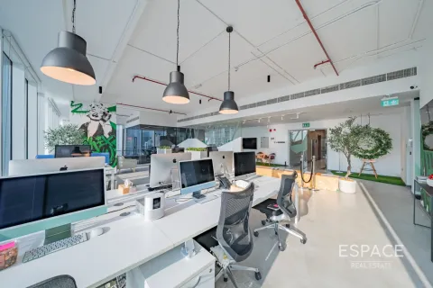 Снять в аренду офис в Джумейра Лейк Тауэрс, Дубай: 221м², № 71227 - фото 2