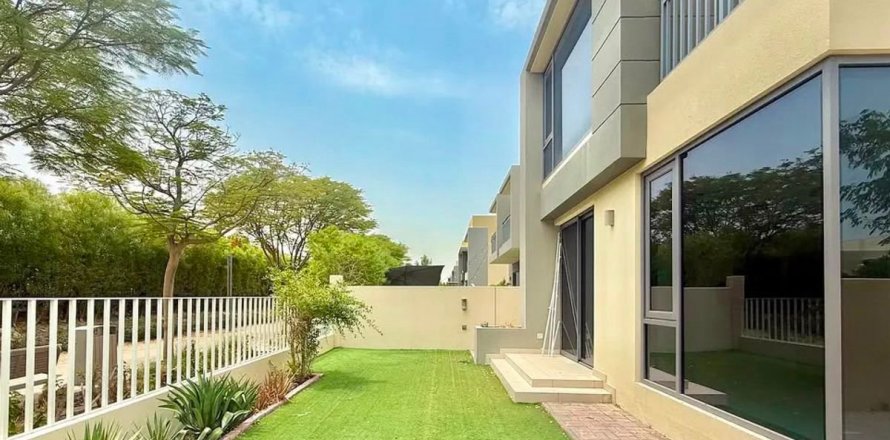 Villa in Dubai Hills Estate, Dubai 4 bedrooms, 271.8 sq.m. № 118357
