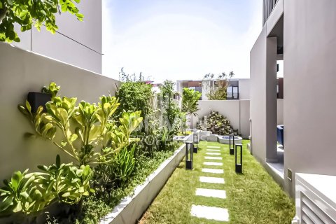 Townhouse in Dubai Land, Dubai 4 bedrooms, 245 sq.m. № 66037 - photo 15