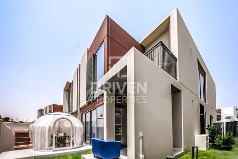 Townhouse in Dubai Land, Dubai 4 bedrooms, 245 sq.m. № 66037 - photo 14