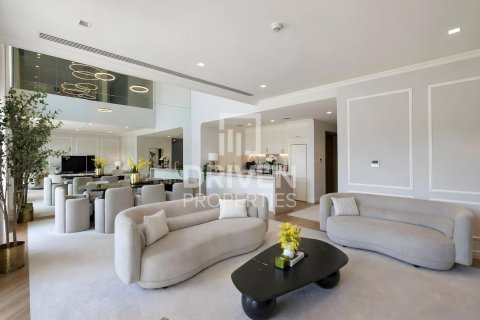 Townhouse in Jumeirah, Dubai 4 bedrooms, 263.19 sq.m. № 138282 - photo 2