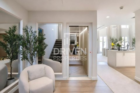 Townhouse in Jumeirah, Dubai 4 bedrooms, 263.19 sq.m. № 138282 - photo 15
