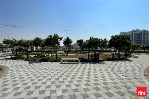 Купить земельный участок в Дубае: 1372.8м², № 89195 - фото 11