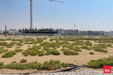 Купить земельный участок в Дубае: 1372.8м², № 89195 - фото 5