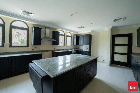 Villa in Palm Jumeirah, Dubai 6 bedrooms, 1241.7 sq.m. № 97886 - photo 29