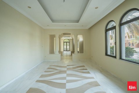 Villa in Palm Jumeirah, Dubai 6 bedrooms, 1241.7 sq.m. № 97886 - photo 24