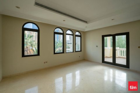 Villa in Palm Jumeirah, Dubai 6 bedrooms, 1241.7 sq.m. № 97886 - photo 4
