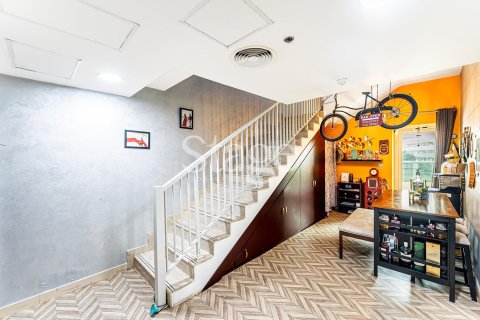 Apartment in Dubai Sports City, Dubai 2 bedrooms, 191 sq.m. № 70371 - photo 3