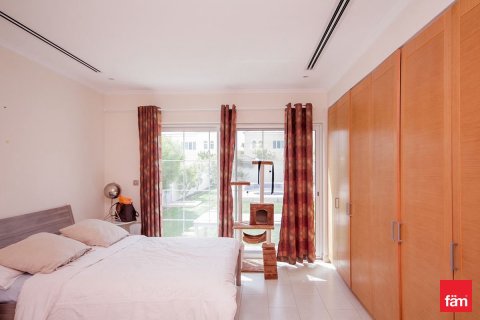 Villa en Dubai, 4 dormitorios, 759.1 m², № 17739 - foto 10
