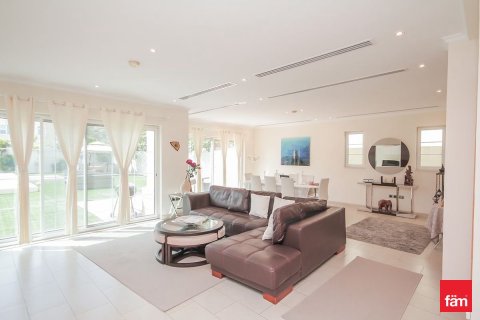 Villa en Dubai, 4 dormitorios, 759.1 m², № 17739 - foto 6