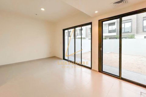 Villa in Dubai South (Dubai World Central), Dubai 3 bedrooms, 181 sq.m. № 69209 - photo 9