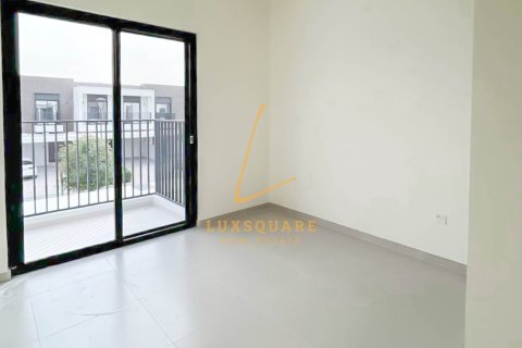 Villa in Dubai South (Dubai World Central), Dubai 3 bedrooms, 181 sq.m. № 69209 - photo 15