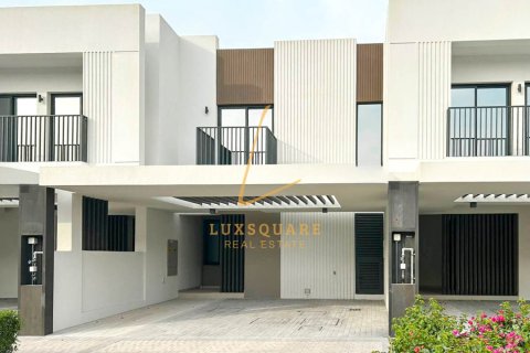 Villa in Dubai South (Dubai World Central), Dubai 3 bedrooms, 181 sq.m. № 69209 - photo 1