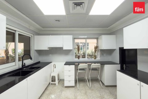 Villa in Dubai 5 bedrooms, 359.6 sq.m. № 84080 - photo 20