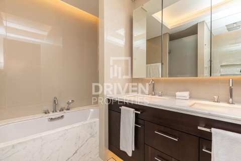 Apartamento en The Address Sky View Towers, Downtown Dubai (Downtown Burj Dubai), Dubai, 2 dormitorios, 157.94 m², № 138740 - foto 23
