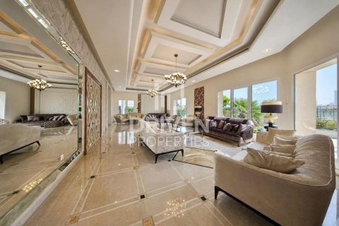 فيلا في Emirates Hills, دبي استوديو, 1887.98 م² رقم 138741