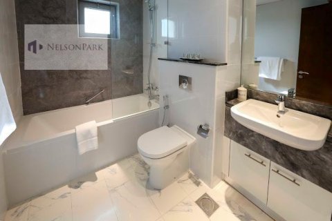 Снять в аренду квартиру в Al Habtoor City, Бизнес-Бэй, Дубай: 3 спальни, 185.8м², № 7279 - фото 6