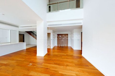 Apartment in Al Wasl, Dubai 4 bedrooms, 276.8 sq.m. № 7277 - photo 10