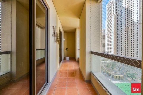 Apartment in Dubai 4 bedrooms, 252 sq.m. № 114240 - photo 16