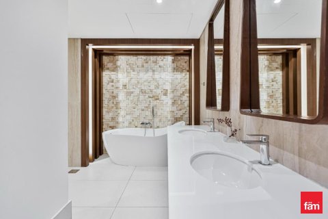 Apartment in Dubai 4 bedrooms, 252 sq.m. № 114240 - photo 5