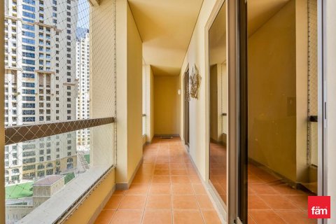Apartment in Dubai 4 bedrooms, 252 sq.m. № 114240 - photo 17