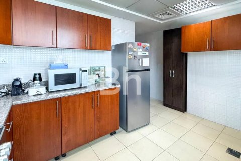Apartamento en Jumeirah Lake Towers, Dubai, 2 dormitorios, 184 m², № 56774 - foto 18