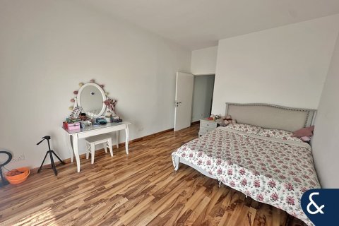 Villa in Meadows, Dubai 4 bedrooms, 337 sq.m. № 78174 - photo 9