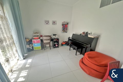 Villa in Meadows, Dubai 4 bedrooms, 337 sq.m. № 78174 - photo 7