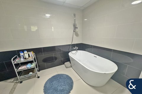 Villa in Meadows, Dubai 4 bedrooms, 337 sq.m. № 78174 - photo 17