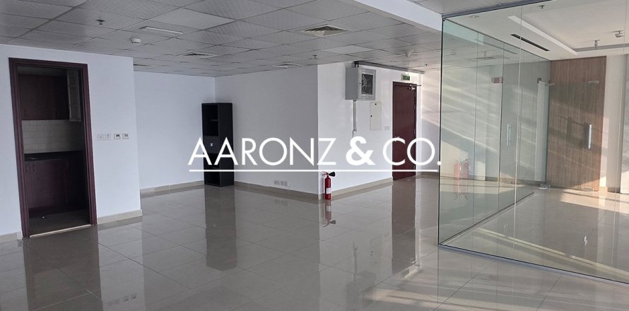 Oficina en Jumeirah Lake Towers, Dubai, 107 m², № 78170