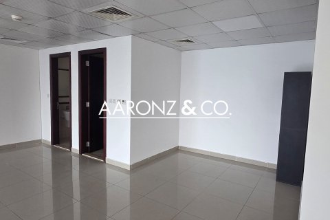 Oficina en Jumeirah Lake Towers, Dubai, 107 m², № 78170 - foto 8