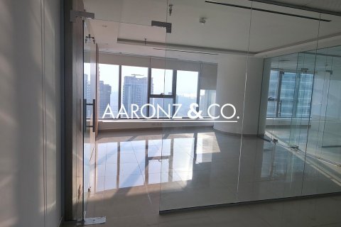 Oficina en Jumeirah Lake Towers, Dubai, 107 m², № 78170 - foto 7