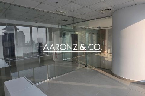 Oficina en Jumeirah Lake Towers, Dubai, 107 m², № 78170 - foto 4